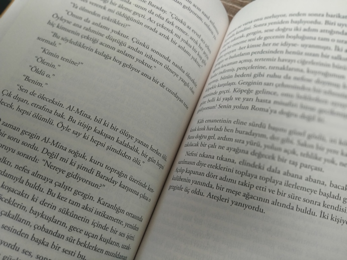Kitap; Nazan Bekiroğlu- Kehribar Geçidi.
