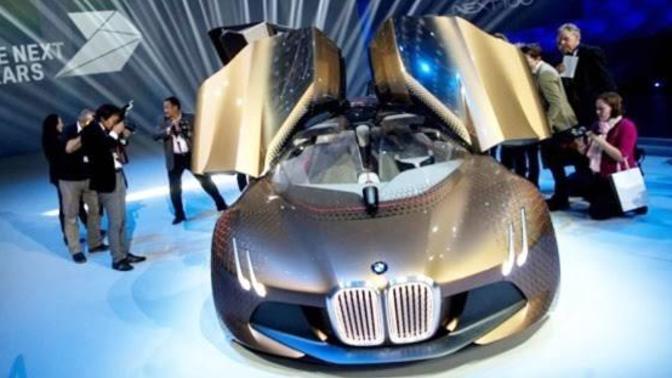 BMW markası, dünyanın ilk renk değiştirebilen elektrikli aracını üretti! Senin için otomobilde renk ne kadar önemlidir?