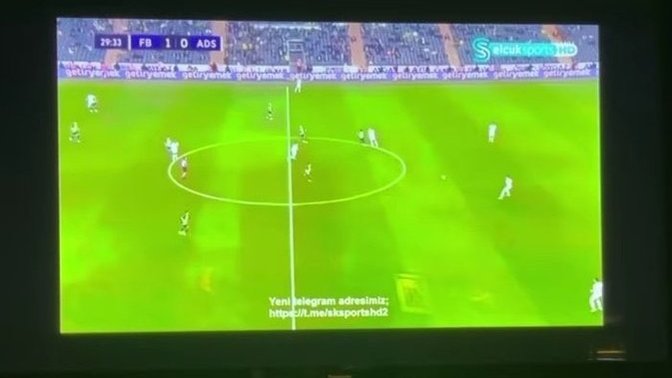Mario Balotelli'nin Adana Demirspor maçını kaçak yayından izlemesini doğru buluyor musunuz?