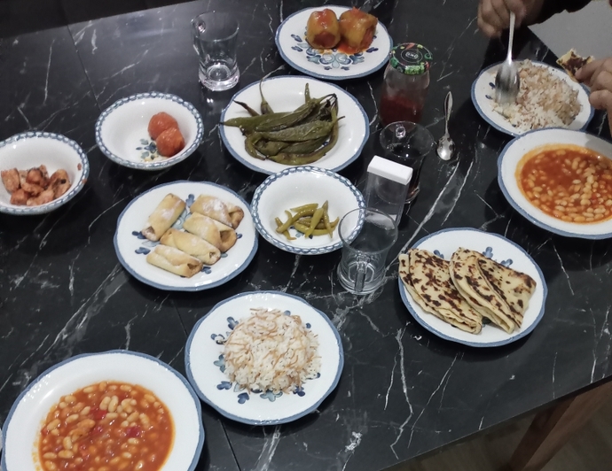 Akşam menüsünde neler var gençler?