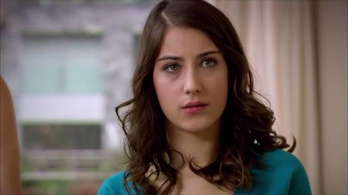 Hazal Kaya’nın “Benden Ne Olur?” film galasındaki tarzını nasıl buldunuz?