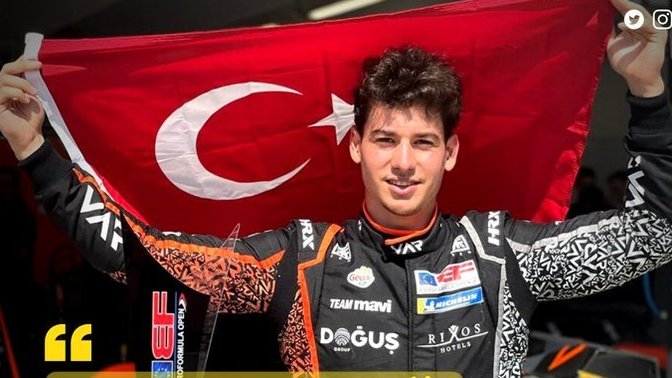 Espordan başlayıp, Formula 2'ye kadar yükselen bir kariyer!👏 Sizce Cem Bölükbaşı bu güzel hikâyeyi F1 ile taçlandırabilecek mi 🏁?