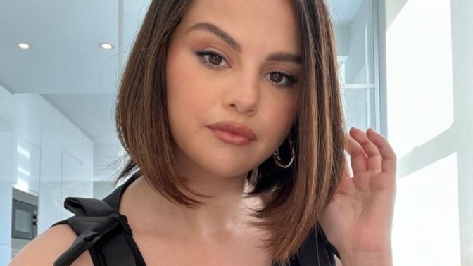 Selena Gomez saçlarını kestirdi, kısa saç sizce yakışmış mı?