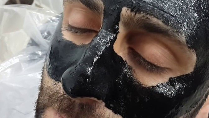 Erkek dostlarım! Berbere gittiğinizde maske yaptırıyor musunuz?