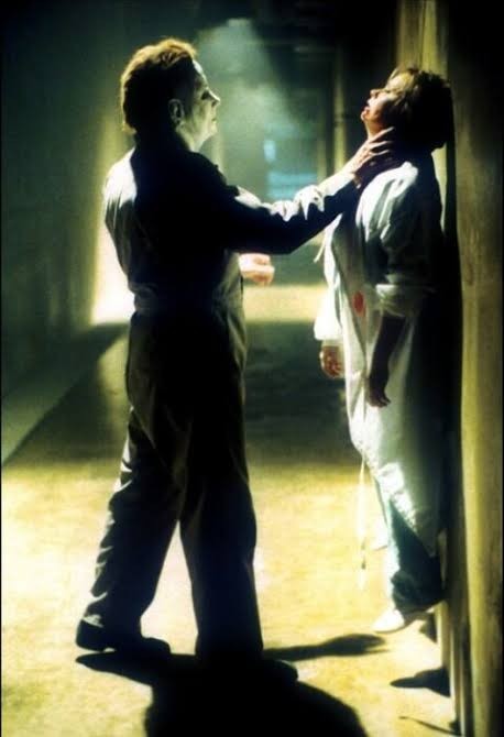 Halloween yanık süratı (Michael Myers) izlediniz mi?