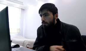 Sevgilimle aramızda 17 yaş fark var. Tepki alırım diye kimseye söyleyemiyorum, ne yapacağım?