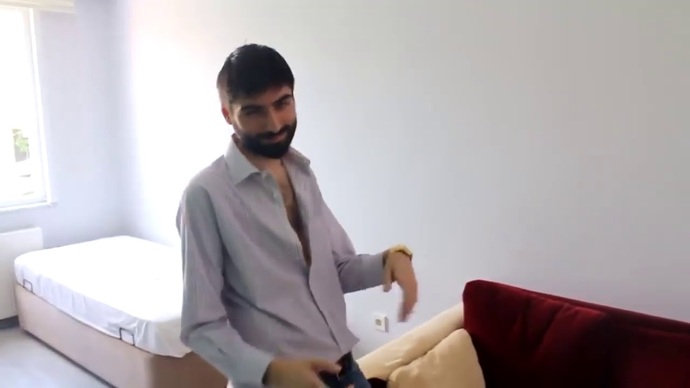 Sevgilimle aramızda 17 yaş fark var. Tepki alırım diye kimseye söyleyemiyorum, ne yapacağım?