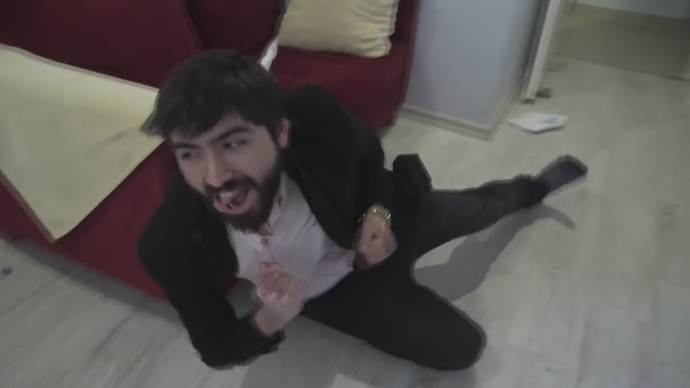 Sevgilimle aramızda 17 yaş fark var. Tepki alırım diye kimseye söyleyemiyorum, ne yapacağım?