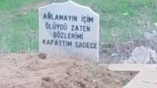 Ölen adamın mezar taşına yazdırdığı yazı sosyal medya gündemine oturmuş?