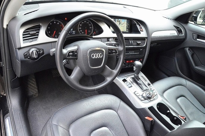 Audi A4 B8 mi? Opel Insignia B mi? İkisi de Fiyat olarak yakınlar Siz hangisini Tercih Edersiniz Alırsınız Neden?