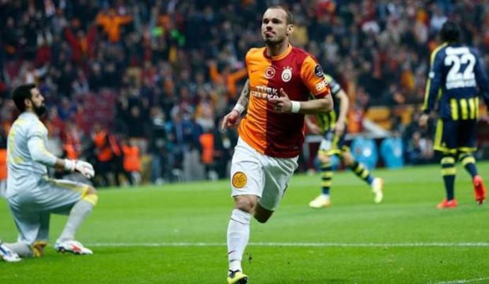 9 Yıl Önce Bugün: Wesley Sneijder Galatasarayda! Sneijderi tek kelime ile özetleyecek olsanız ne dersiniz?