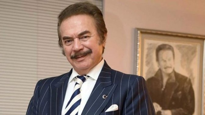 Orhan Gencebay "Sahnenin bir adabı var, gerektiği gibi çıkılmalı" dedi. Ne düşünüyorsunuz?