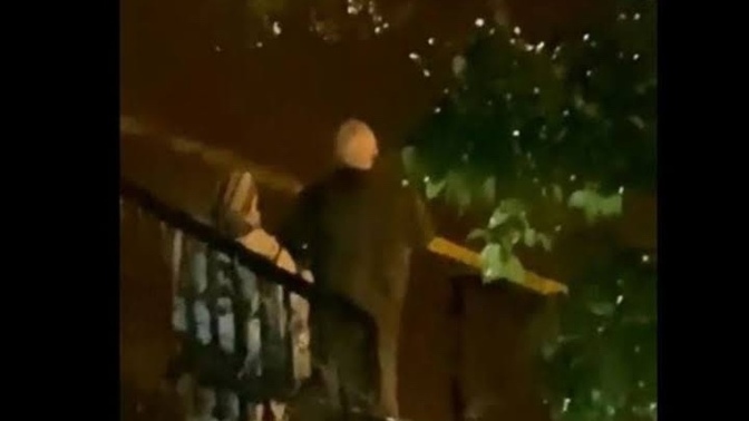 Kira yardımı için sokakta bağıran yaşlı çiftin ev sahibi olduğu ortaya çıktı. Ne düşünüyorsunuz?