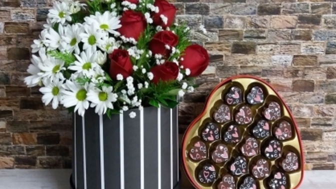 Kadınları hediye olarak çikolata mı mutlu eder, çiçek mi?