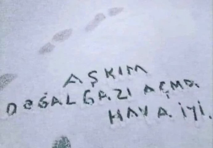 Burada yine kar var ☺️ Sizin orada havalar nasıl?