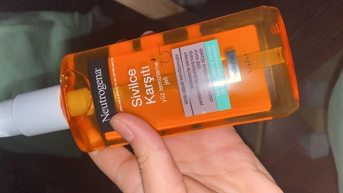 Neutrogena sivilce karşıtı jel kullananlar var mı, sivilce çıkardığı doğru mu?
