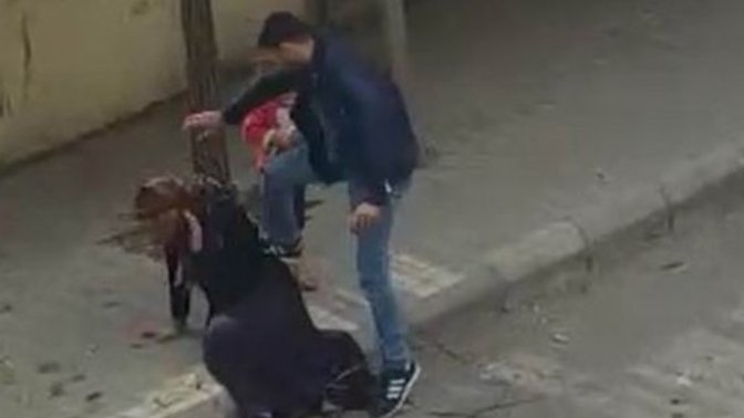 Sokak ortasında eşini darp eden bir adama müdahale eder miydiniz?
