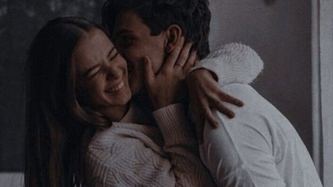 KS ' de sevgiliniz olsa aşkınızı göz önünde mi yaşarsınız yoksa kimseler görmesin diye saklar mısınız?