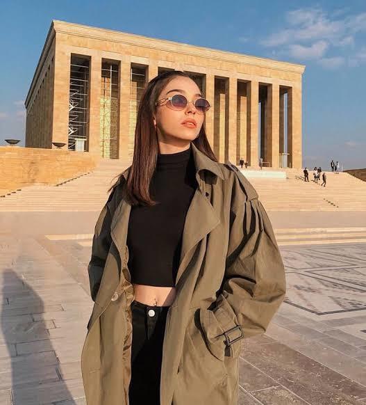 Anıtkabirde fotoğraf çektirmek normal mi? Çekilirse nasıl çekilir?