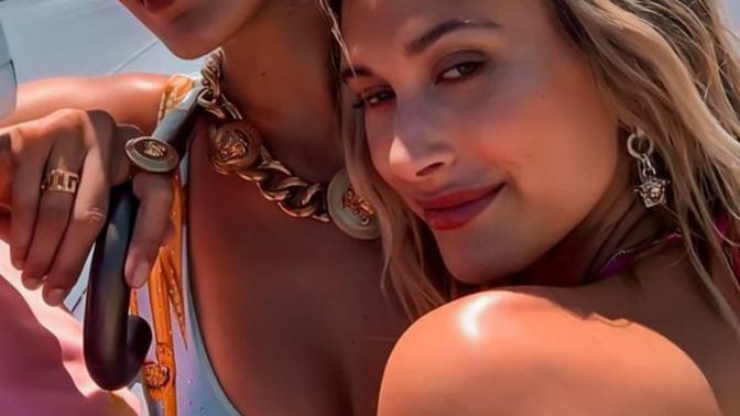 Sadece burnu güzel olanlar mı fotoğraflarında yan poz verebilir?
