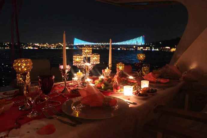 Romantik bir akşam yemeğinde menü ne olmalı?