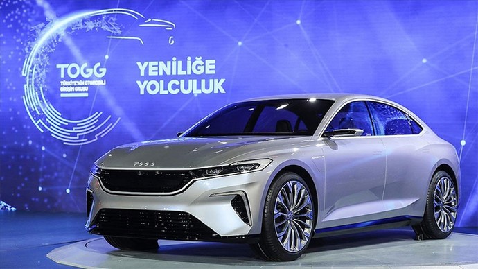 Yeteri kadar paranız olsa, Tesla mı alırsınız yoksa Togg mu?