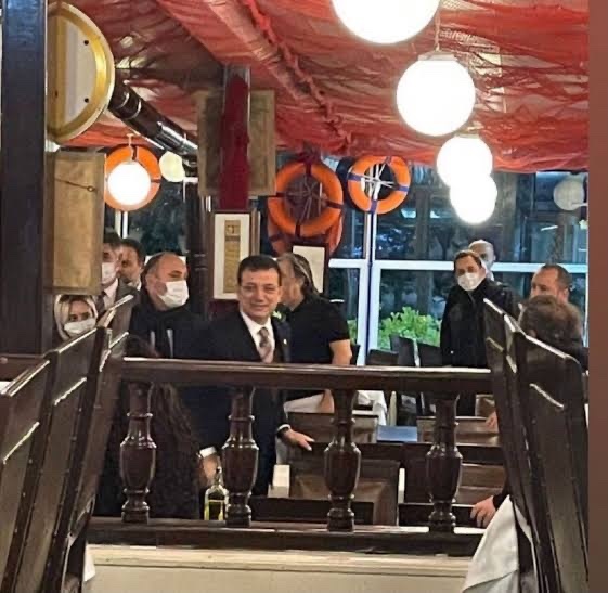 İstanbul karla boğuşurken balık yemeğe giden İmamoğlu’nun açıklamalarını nasıl buluyorsunuz?