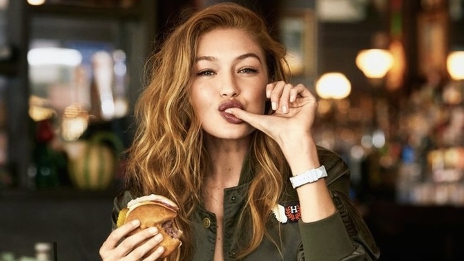 Lüks restoranlarda hamburger yemek beni görgüsüz mü yapar?
