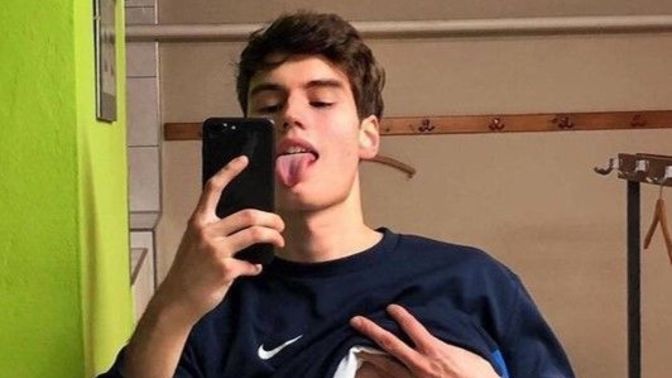Nude atan erkekten baba olur mu?