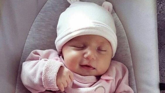Bebekler uyurken daha mı tatlı görünüyorlar?