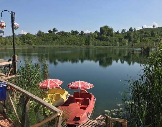 Gaga Gölünde bir çay molası verelim mi?