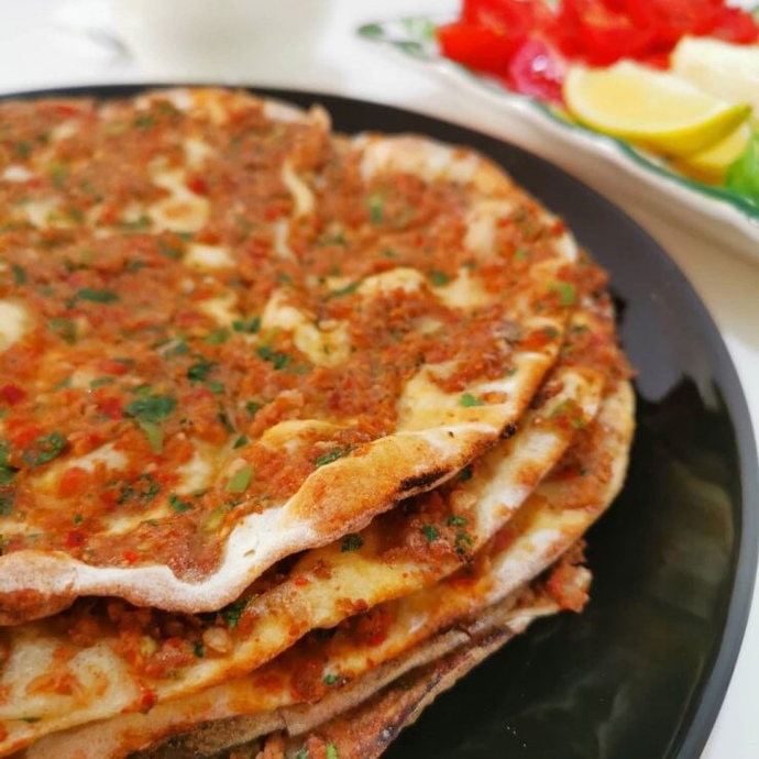 Lahmacun fast food mudur, değil midir?
