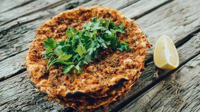 Lahmacun fast food mudur, değil midir?