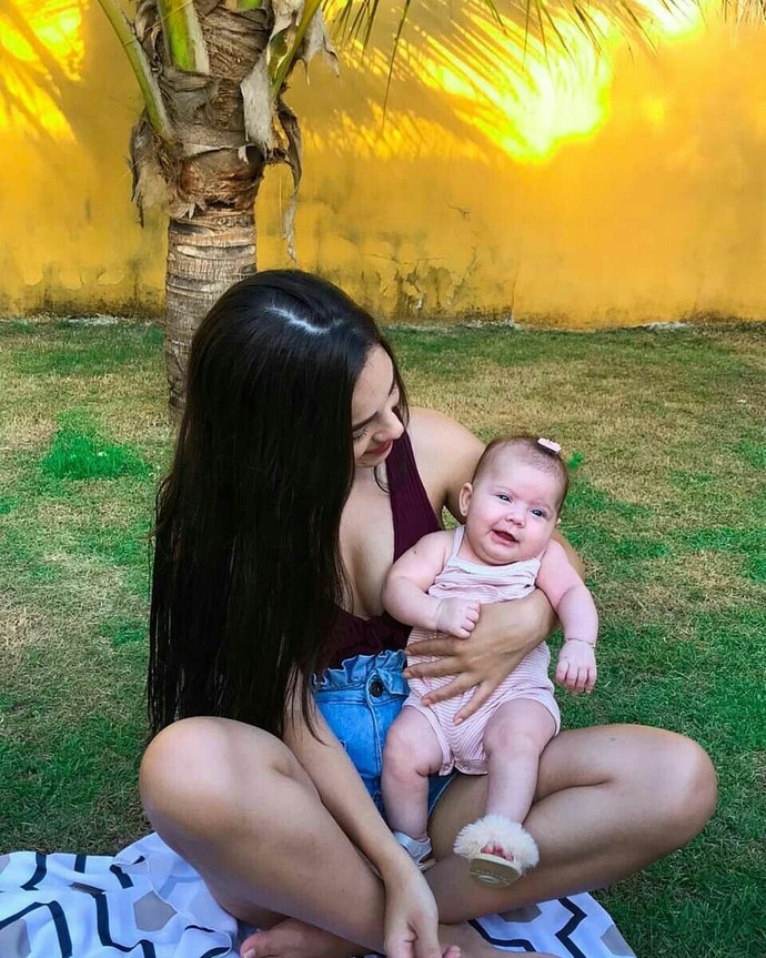 Bebeğin bakımını eşler yardımlaşarak mı yapmalı?