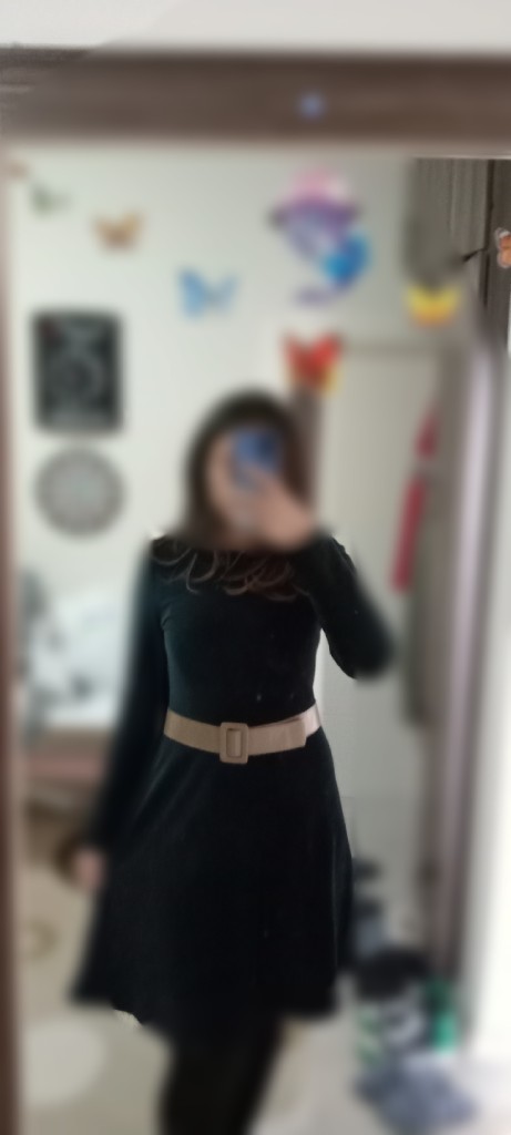 Sizce bu elbiseye bu kemer nasıl olmuş?