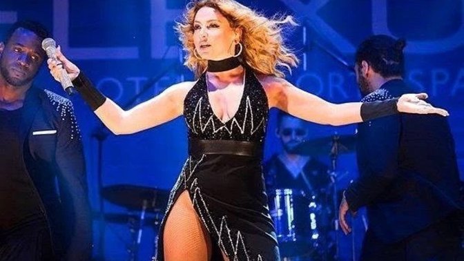 2022’nin yeni trendi vulva çatalı dekoltesi hakkında ne düşünüyorsunuz?