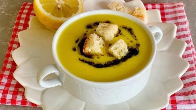 Çorbayı içine ekmek doğrayarak mı yersiniz yoksa sade mi?