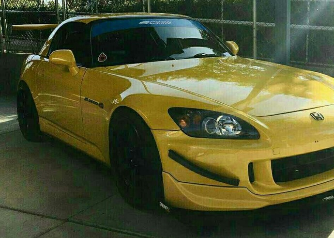 Honda deyince aklımda neden önü basık, full body kit araba canlanıyor?