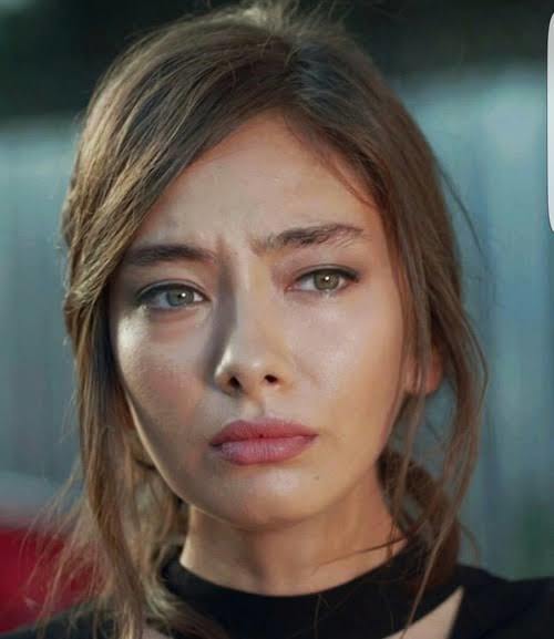 Esra Bilgiç mi Neslihan Atagül mü daha güzel?