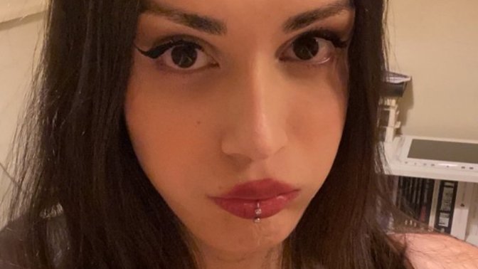 Yüz yapım erkeksi mi?