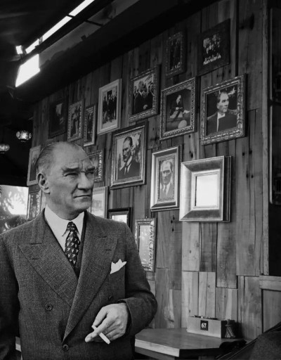 Sizce de Atatürk edebiyatı çok fazla abartılmıyor mu?
