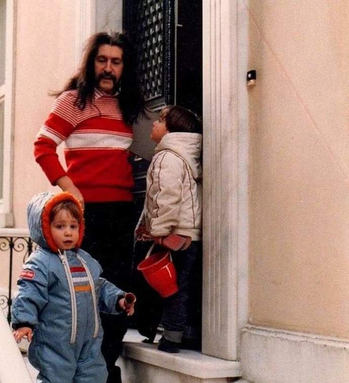 Bugün Barış Mançonun ölüm yıl dönümü. Sever miydiniz Mançoyu?