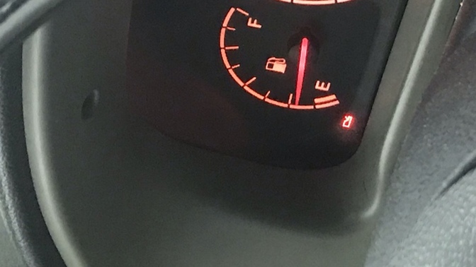 Araçta bu yanıp sönüyor, ne demek?