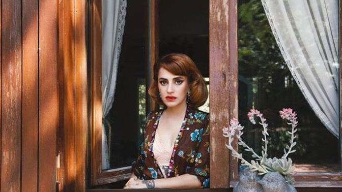 Ceylan Ertem hayranı tarafından 5 yıldır taciz edildiğini anlattı! Ünlüler takıntı derecesindeki bu tacizlerden nasıl korunabilir?