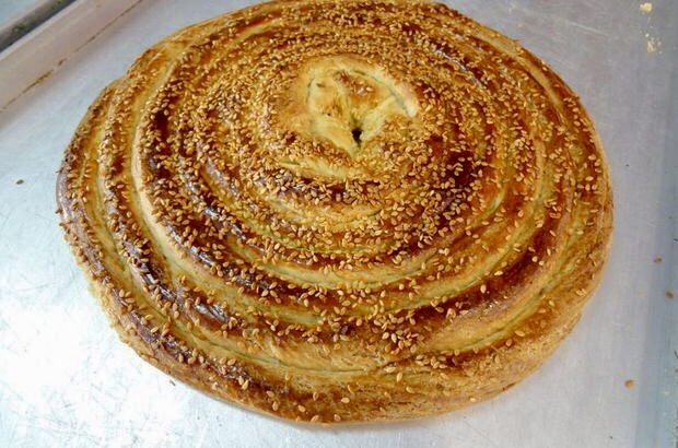 Alman pastası mı,tahinli çörek mi?