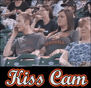 “Kiss cam” sizi kiminle yakalasın isterdiniz, yakalandığınız insanla öpüşür müydünüz?
