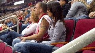 “Kiss cam” sizi kiminle yakalasın isterdiniz, yakalandığınız insanla öpüşür müydünüz?