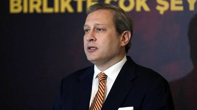 Burak Elmas sizce neden hâlâ görevini bırakmıyor?