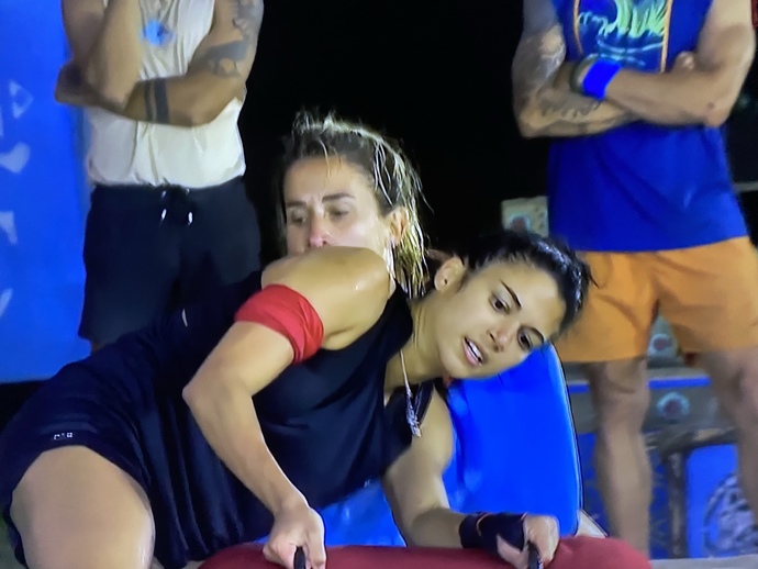 Survivor’da ünlüler takımında tek kalan kadın yarışmacı Gizem, gönüllüler takımı ile tek başına yarıştı. Ne düşünüyorsunuz?