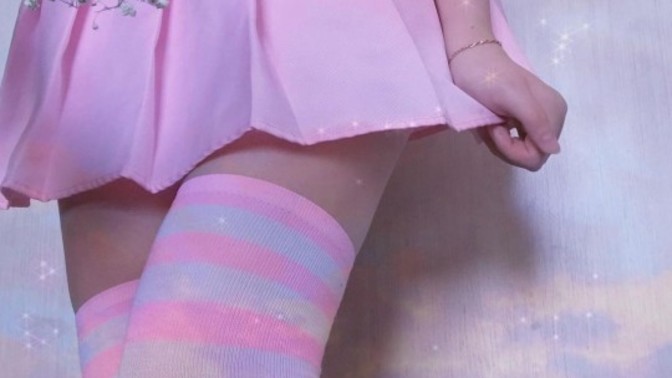 Pembe giyinen kadınlar çocuksu mudur?
